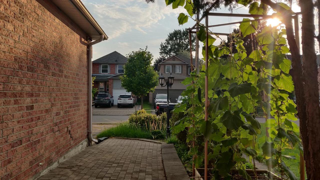 The Comfort Stay At City Of Pickering Exterior photo
